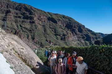El Cabildo organiza recorridos por este monumento natural para dar a conocer su historia y sus riquezas (Foto TA)